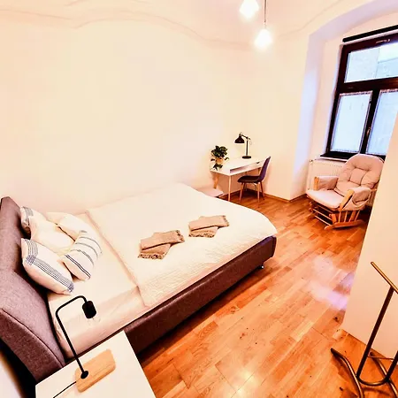 Tobias Old Town With 1 Free Offsite Parking Διαμέρισμα Košice